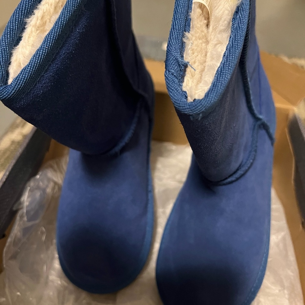 BRAND NEW Zodiac winter genuine leather “Ugg style” boots. Size 5.
